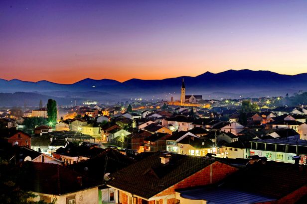 07_Gjakova_Naten_Gjakova_at_Night