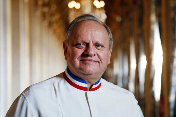 "Décrire Joel Robuchon comme un cuisinier, c'est un peu comme appeler Pablo Picasso un peintre"