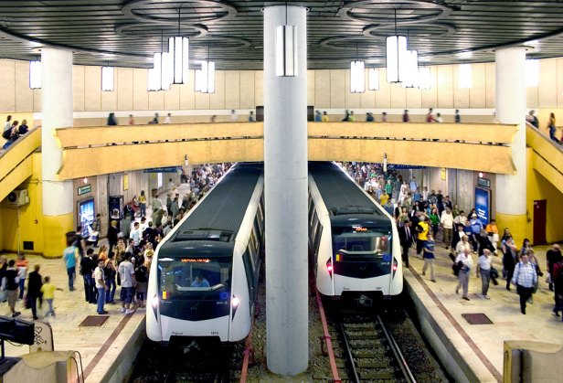 Quelque 700 000 passagers empruntent quotidiennement le métro de Bucarest.