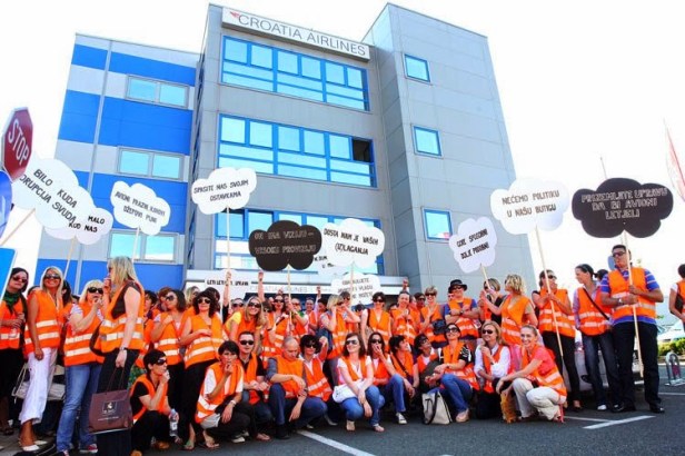 Ils exigeraient une augmentation des salaires et une réduction des heures supplémentaires.