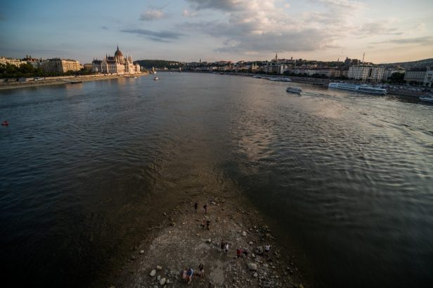 À Budapest, le Danube a reculé à 0,61 mètre.