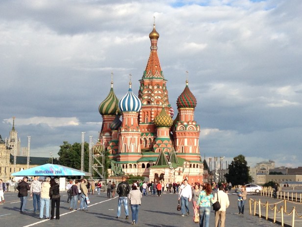 Si vous avez été invité à dîner chez un ami. Ne jamais se présenter sans rien offrir en retour, car cela est considéré comme vraiment impoli.
