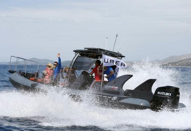 Un trajet aller simple de la ville de Split à l'île de Hvar par Uber pour un chargement de huit personnes coûte 350 euros par Uber, soit un peu plus de 40 euros par personne.