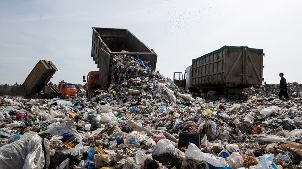 La Russie a du mal à stocker et à traiter 30 milliards de tonnes de déchets, le problème étant le plus grave dans au moins 10 régions, a déclaré le procureur général adjoint Alexander Buksman à Interfax.