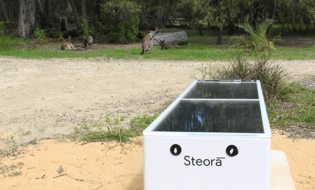 Include est le producteur du banc intelligent Steora, un banc à énergie solaire doté de nombreuses fonctionnalités, notamment le chargement sans fil et USB, le Wi-Fi gratuit