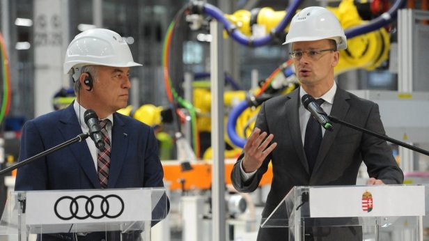 BMW et le gouvernement concluent un accord sur une subvention d'investissement pour une usine d'un milliard d'euros