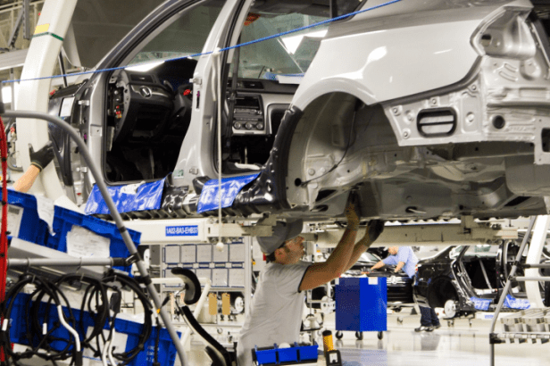 Les négociations sur le salaire minimum pour 2019 ont conduit à un désaccord entre les syndicalistes, qui souhaitaient l'augmenter à 635 euros par mois, soit 3,649 euros par heure, et le Syndicat national des employeurs, qui proposait de porter le salaire minimum à 502 euros, par mois.