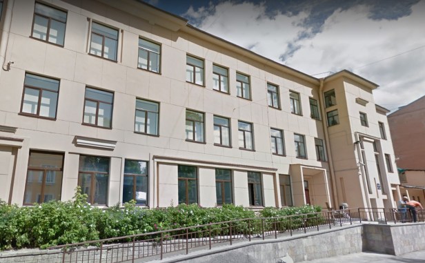 «Le conseil d’administration de l’AAS a appris le 20 septembre que le gouvernement russe avait pris la décision regrettable de fermer l’école anglo-américaine de Saint-Pétersbourg en ne renouvelant pas son bail actuel», a déclaré l’école dans un communiqué publié sur son site Internet.