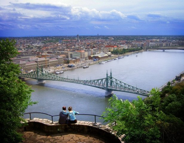 a_view_from_the_gellert_hill_by_bensalamin-d3dag1u