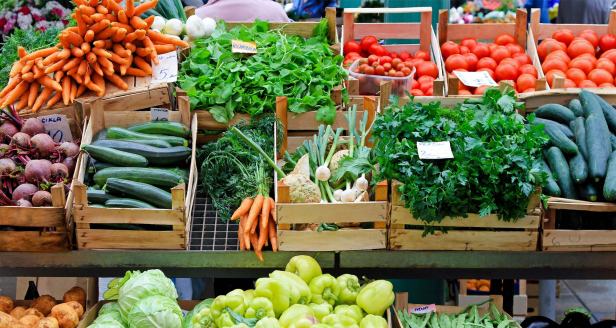 La taxe proposée est égale à 2,5% du chiffre d’affaires net des chaînes de détaillants.