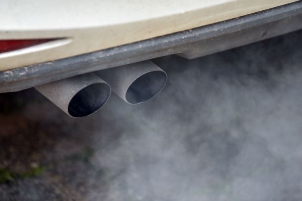 Cela pourrait toucher 200 000 véhicules, y compris les voitures et les camionnettes de livraison.