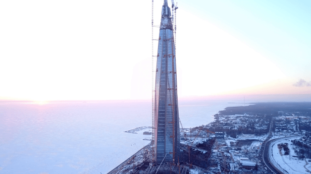 la tour Lakhta de 462 mètres à Saint-Pétersbourg