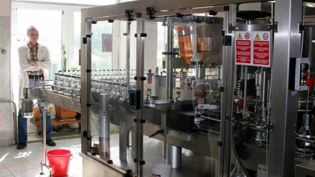 Vodka_bottling_machine