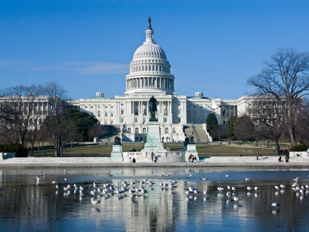 Janet Yellen a été nommée par l'ancien président Barack Obama à la tête de la Réserve fédérale américaine de 2014 à 2018, après avoir été limogée par le président actuel Donald Trump. Au cours de cette période, la dette nationale américaine a grimpé de 17 à 21 milliards de dollars.