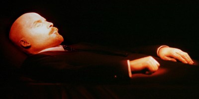 Le corps de Vladimir Lénine repose dans le mausolée. © Reuters