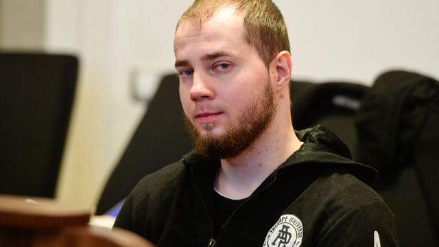 Dominik Kobulnický a changé son nom en Abdul Rahman.