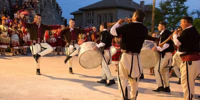 Le salaire moyen le plus bas dans les Balkans occidentaux est en Macédoine du Nord, la Bulgarie se classe au troisième rang