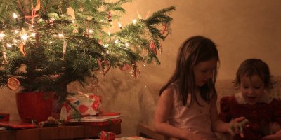 Les prix moyens de l'électricité augmenteront de 7,6%, tandis que les prix moyens du gaz naturel augmenteront de près de 4%. De plus, les ménages paieront davantage pour le chauffage, le prix augmentant de près de 2%.