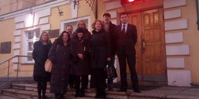 Le tribunal de district de Ryazan Sovetsky a été condamné à une amende et a ordonné l'expulsion de cinq professeurs et cadres de l'Université de Buffalo dans les cinq jours, a rapporté mercredi le site Internet Vid Sboku.