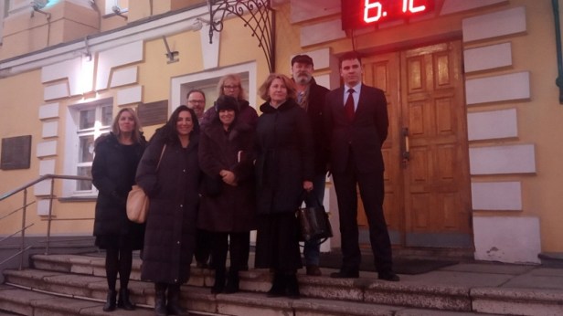 Le tribunal de district de Ryazan Sovetsky a été condamné à une amende et a ordonné l'expulsion de cinq professeurs et cadres de l'Université de Buffalo dans les cinq jours, a rapporté mercredi le site Internet Vid Sboku.